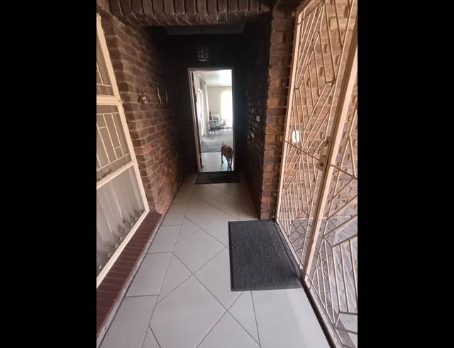 4 BEDROOM HOUSE FOR SALE IN SUNWARD PARK